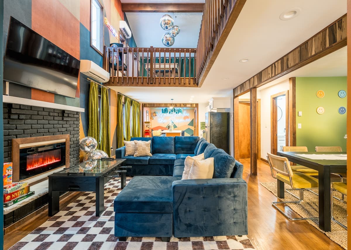 5BR Family Cabin with Arcade, Vinyl & Poker — photo 1